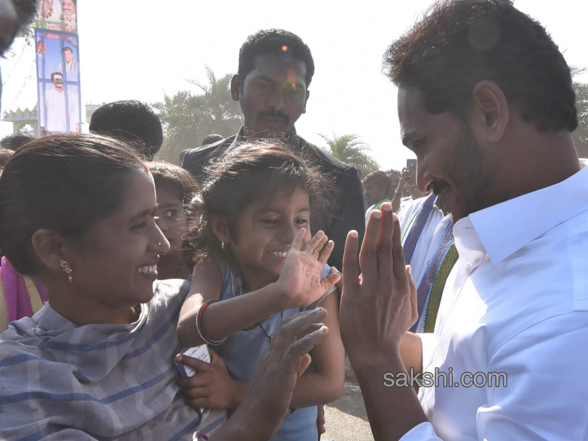 YS Jagan PrajaSankalpaYatra 333rd day - Sakshi12