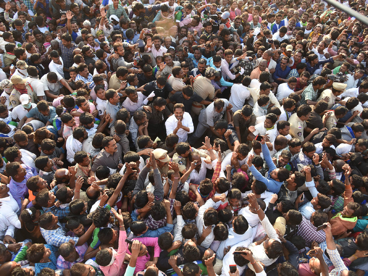 YS jagan padayatra at Srikakulam photo gallery - Sakshi14