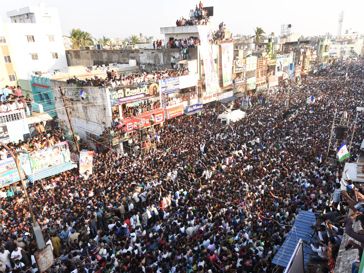 YS jagan padayatra at Srikakulam photo gallery - Sakshi17