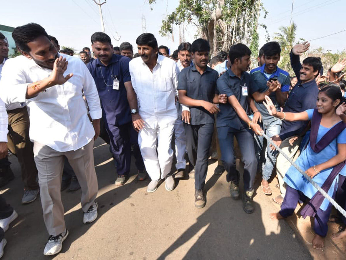 YS jagan padayatra at Srikakulam photo gallery - Sakshi10