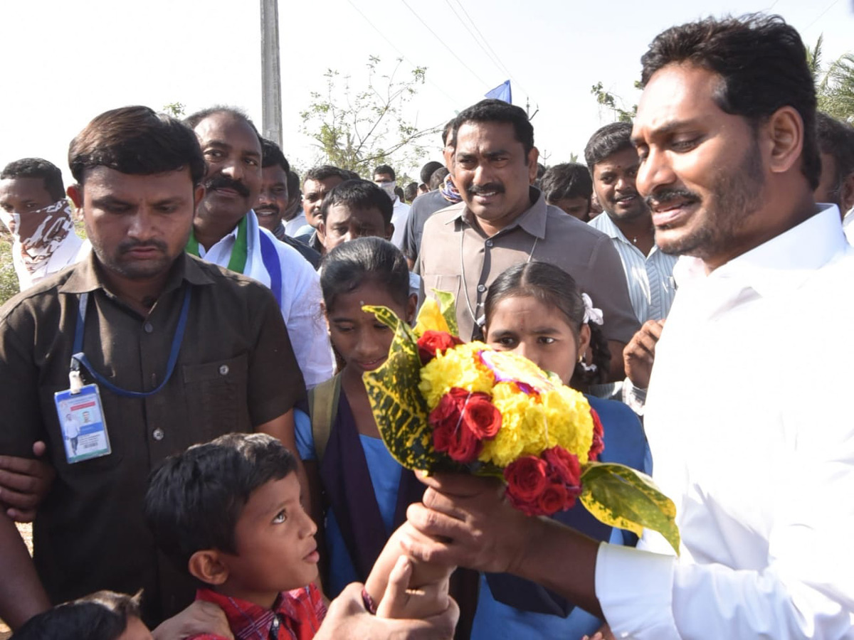 YS jagan padayatra at Srikakulam photo gallery - Sakshi14