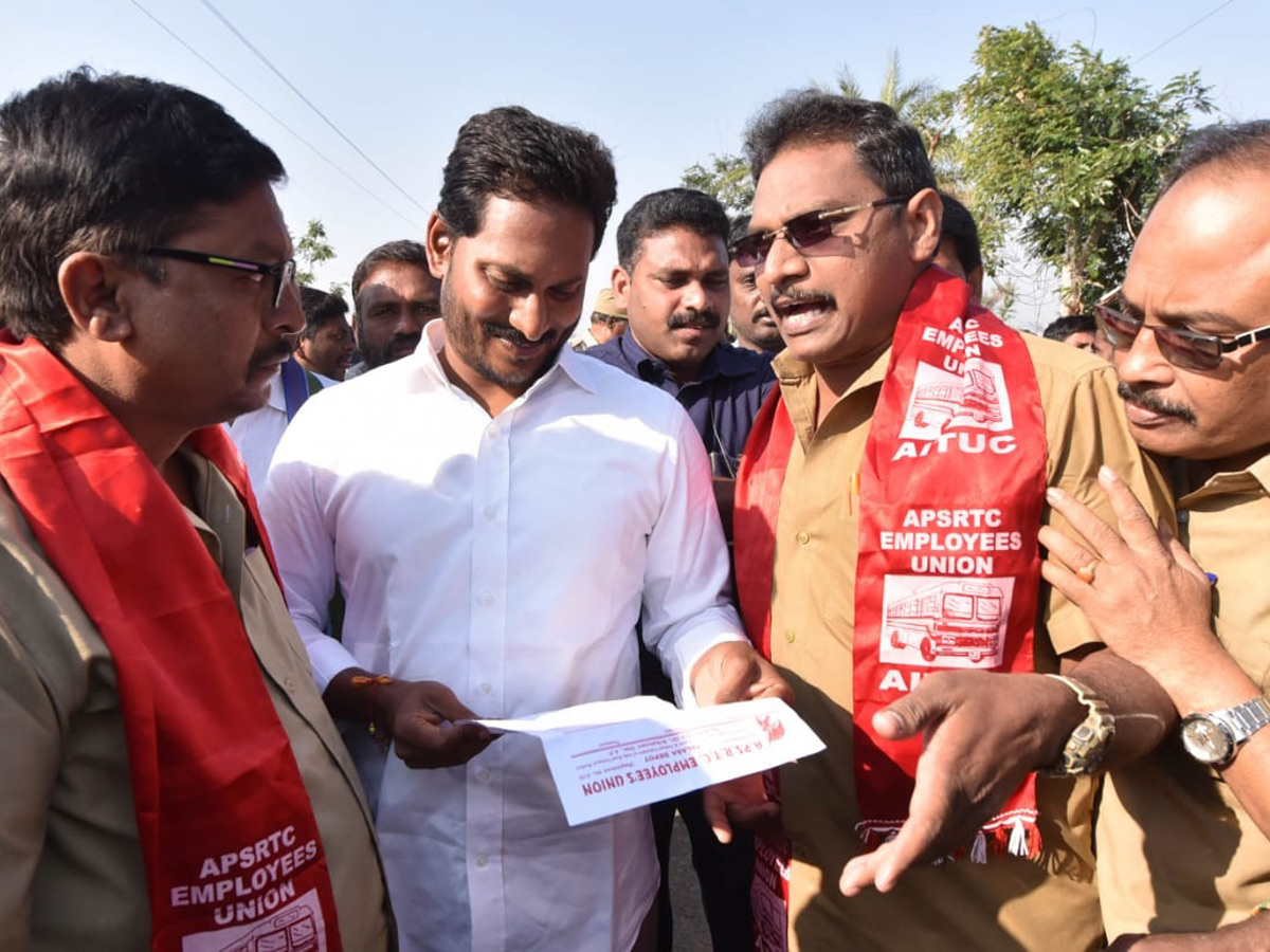 YS jagan padayatra at Srikakulam photo gallery - Sakshi2