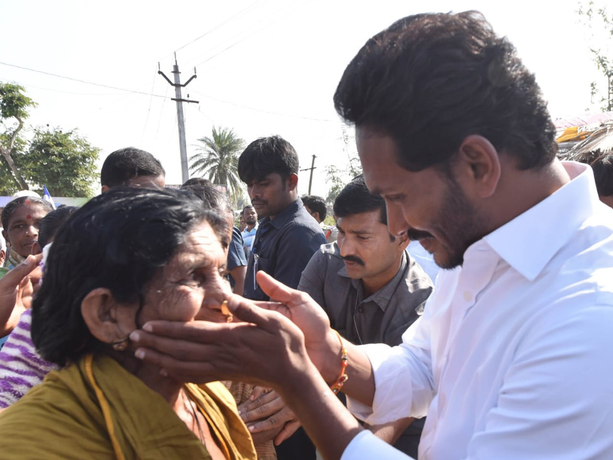 YS jagan padayatra at Srikakulam photo gallery - Sakshi9