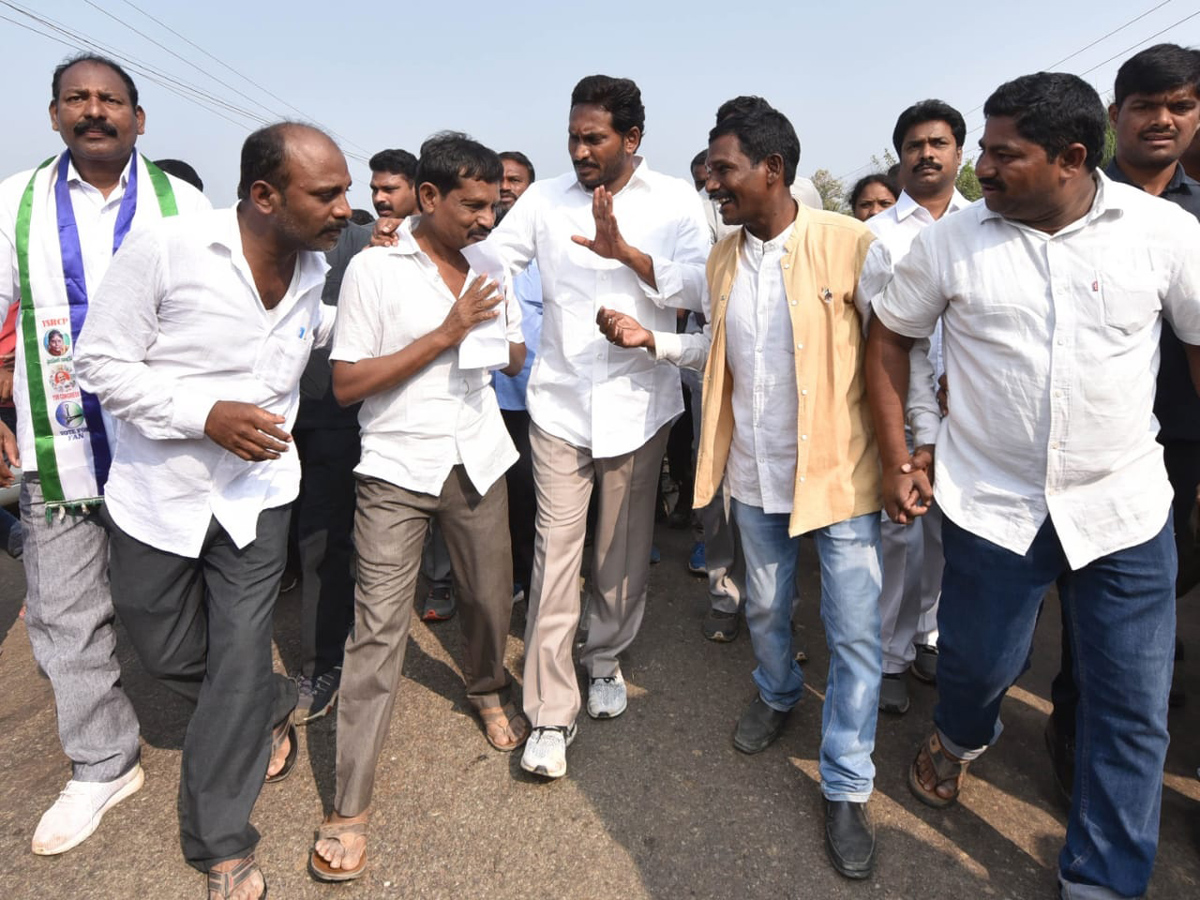 YS jagan padayatra at Srikakulam Photo gallery - Sakshi1