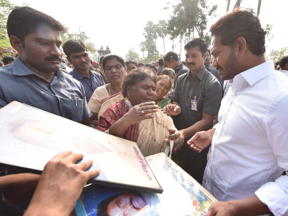 YS jagan padayatra at Srikakulamphoto Gallery - Sakshi1