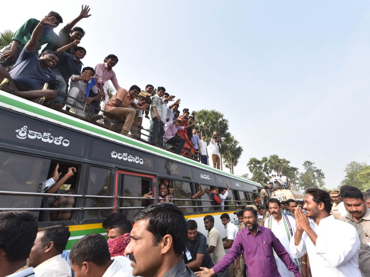 YS jagan padayatra at Srikakulamphoto Gallery - Sakshi15