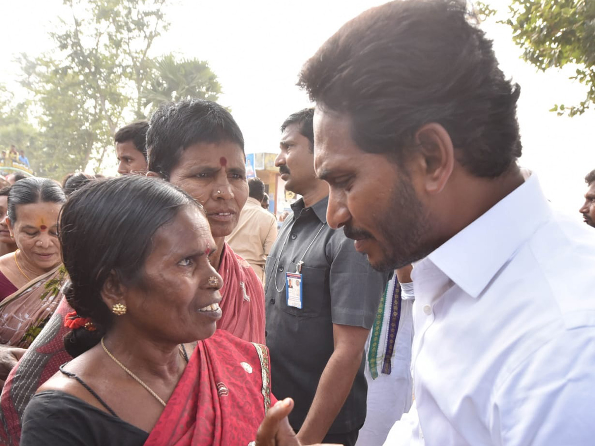 YS jagan padayatra at Srikakulamphoto Gallery - Sakshi23