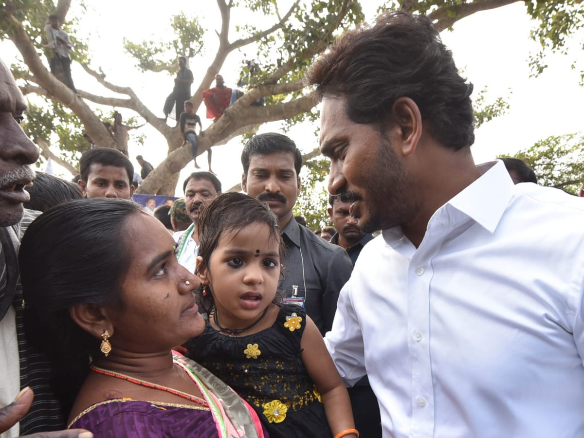 YS jagan padayatra at Srikakulamphoto Gallery - Sakshi5