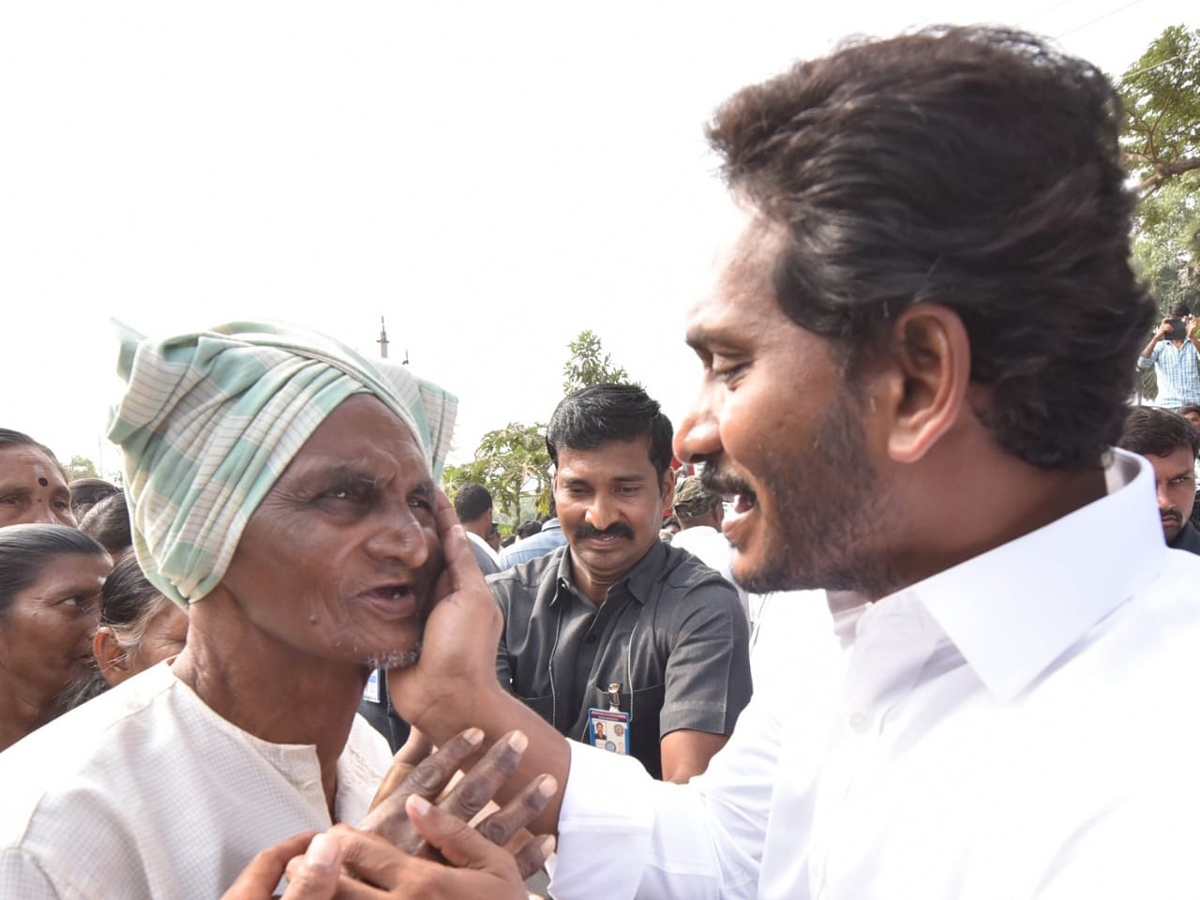 YS jagan padayatra at Srikakulamphoto Gallery - Sakshi8