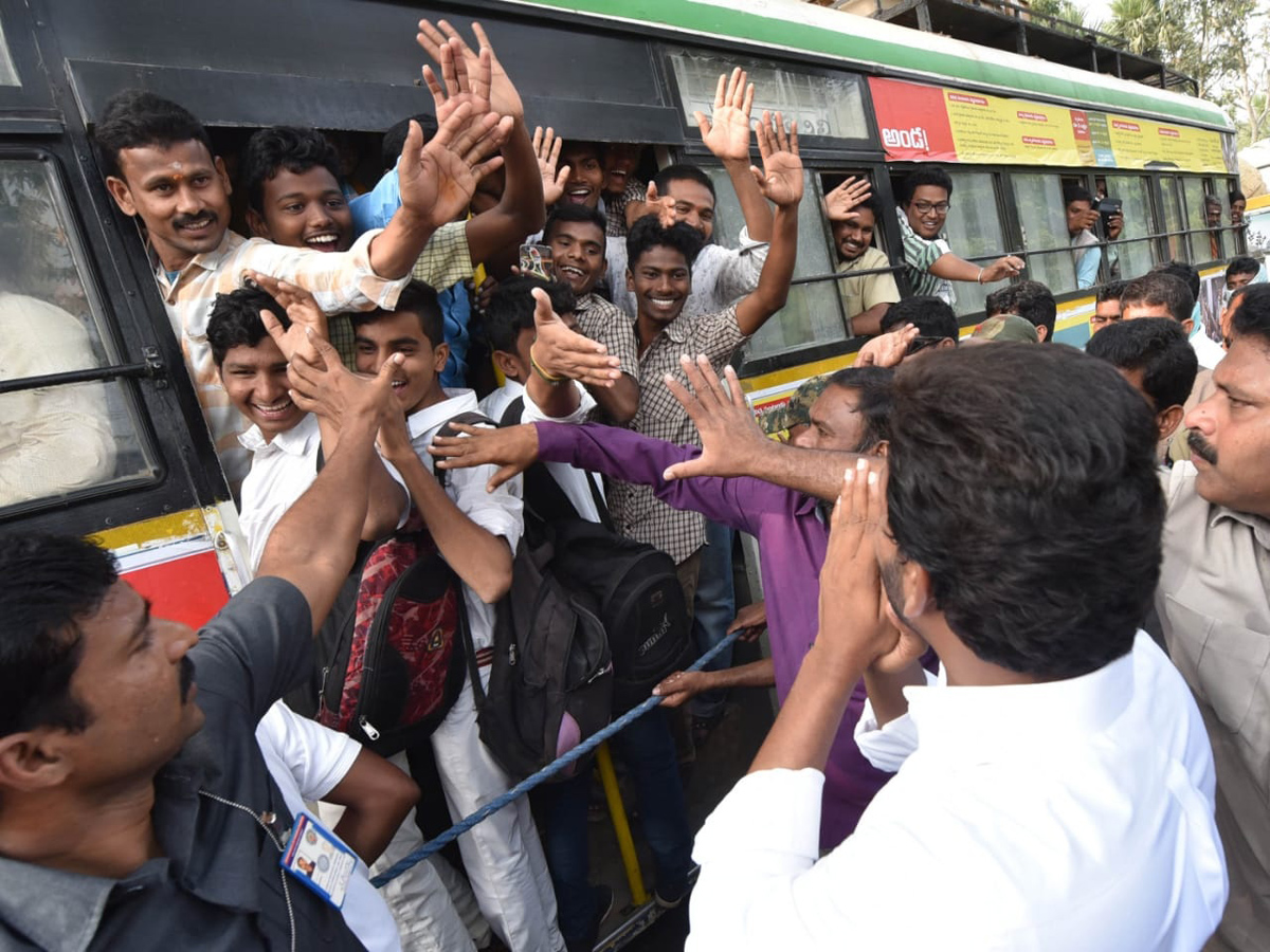 YS jagan padayatra at Srikakulamphoto Gallery - Sakshi9