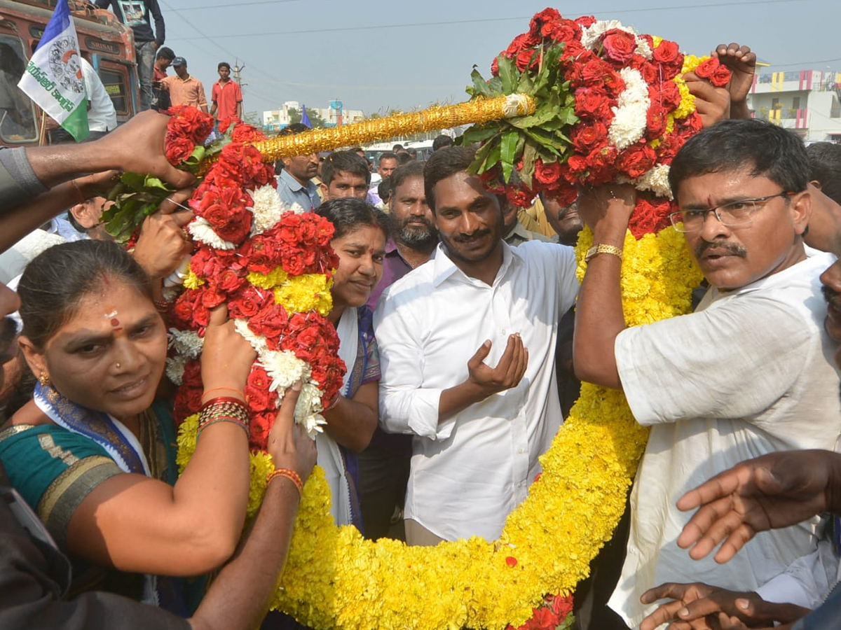 YS jagan padayatra at Srikakulamphoto Gallery - Sakshi29