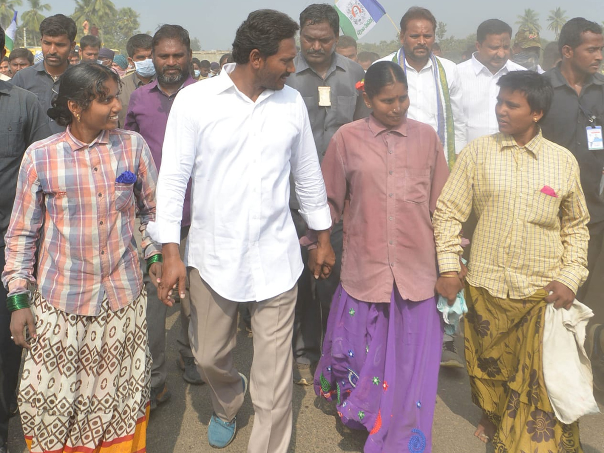 YS jagan padayatra at Srikakulamphoto Gallery - Sakshi33