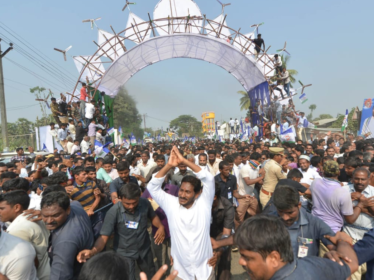 YS jagan padayatra at Srikakulamphoto Gallery - Sakshi34