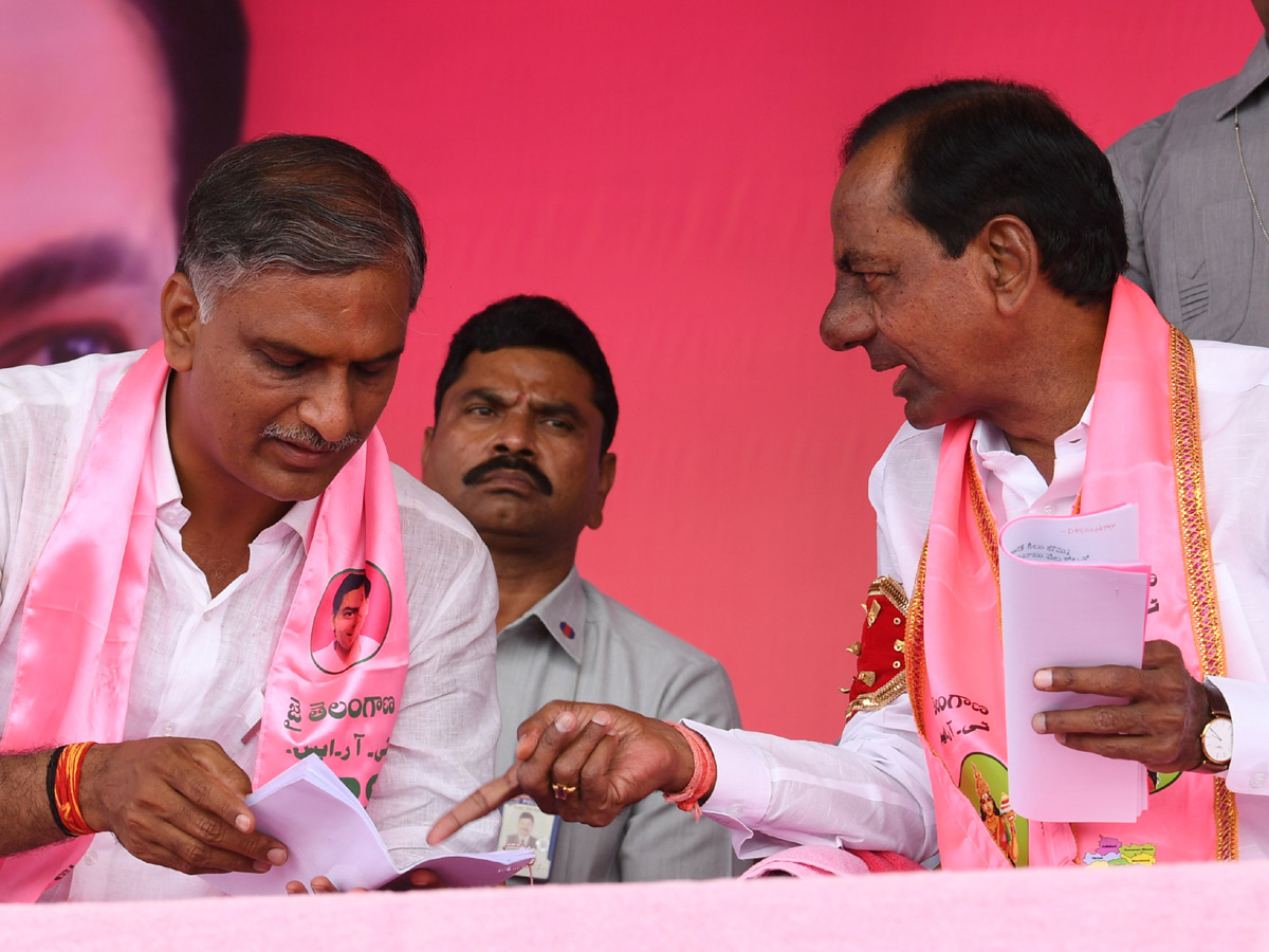 KCR Elections Meeting in Gajwel Photo Gallery - Sakshi5