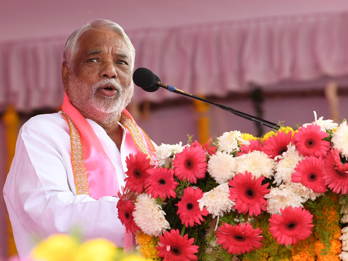 KCR Elections Meeting in Gajwel Photo Gallery - Sakshi6