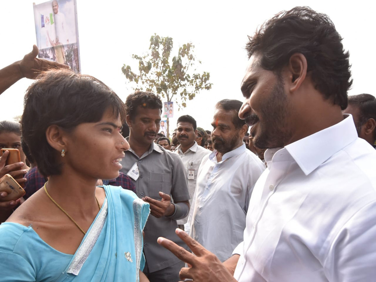 YS jagan padayatra at Srikakulam photo gallery - Sakshi10