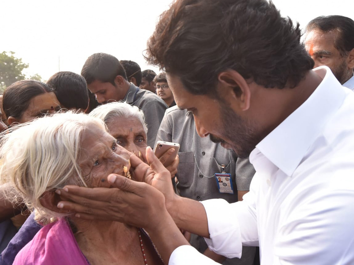 YS jagan padayatra at Srikakulam photo gallery - Sakshi11