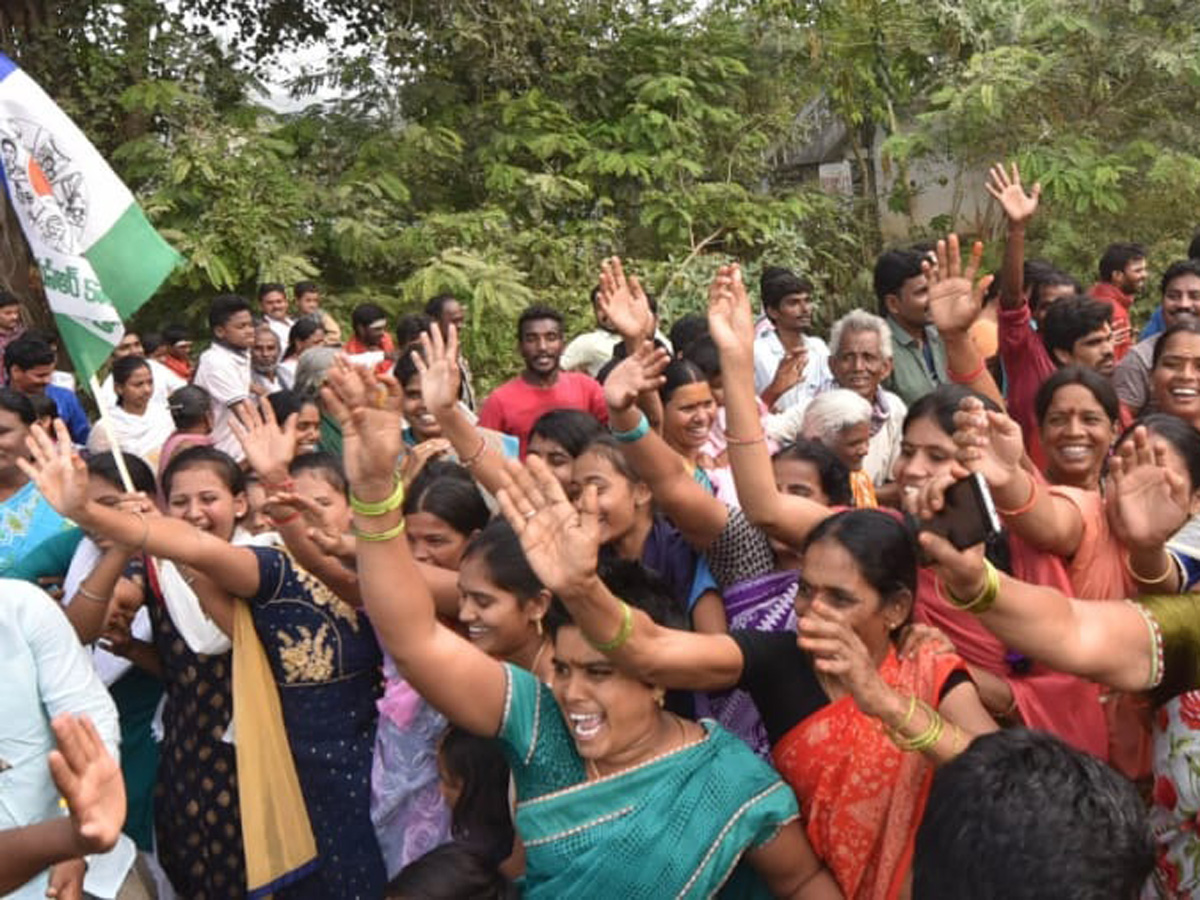 YS jagan padayatra at Srikakulam photo gallery - Sakshi28