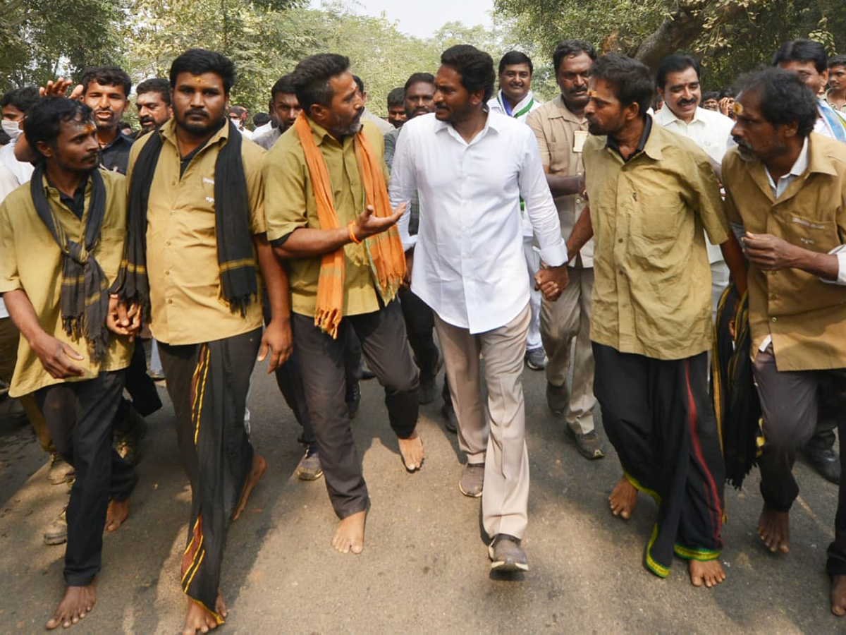 YS jagan padayatra at Srikakulam photo gallery - Sakshi3