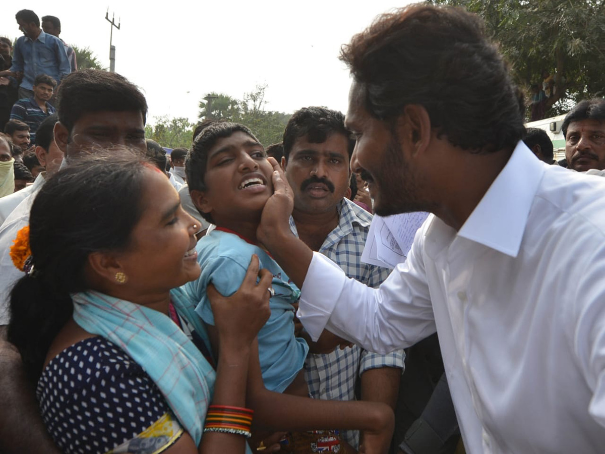 YS jagan padayatra at Srikakulam photo gallery - Sakshi5