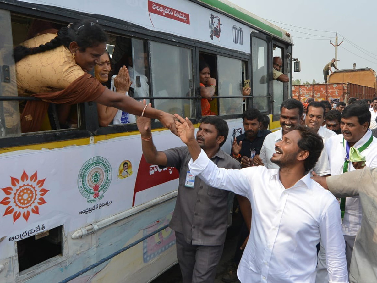 YS jagan padayatra at Srikakulam photo gallery - Sakshi7