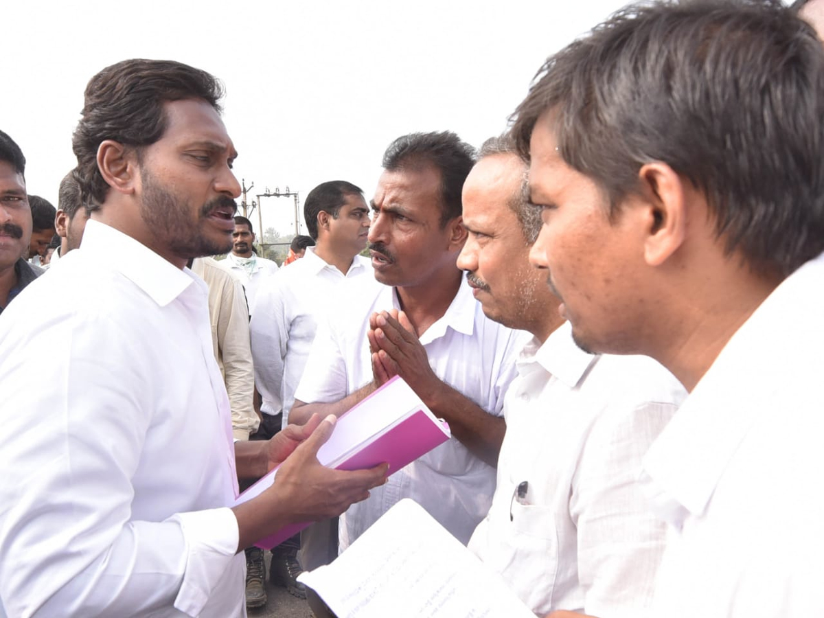 YS Jagan PrajaSankalpaYatra Day 315th Photo Gallery - Sakshi1