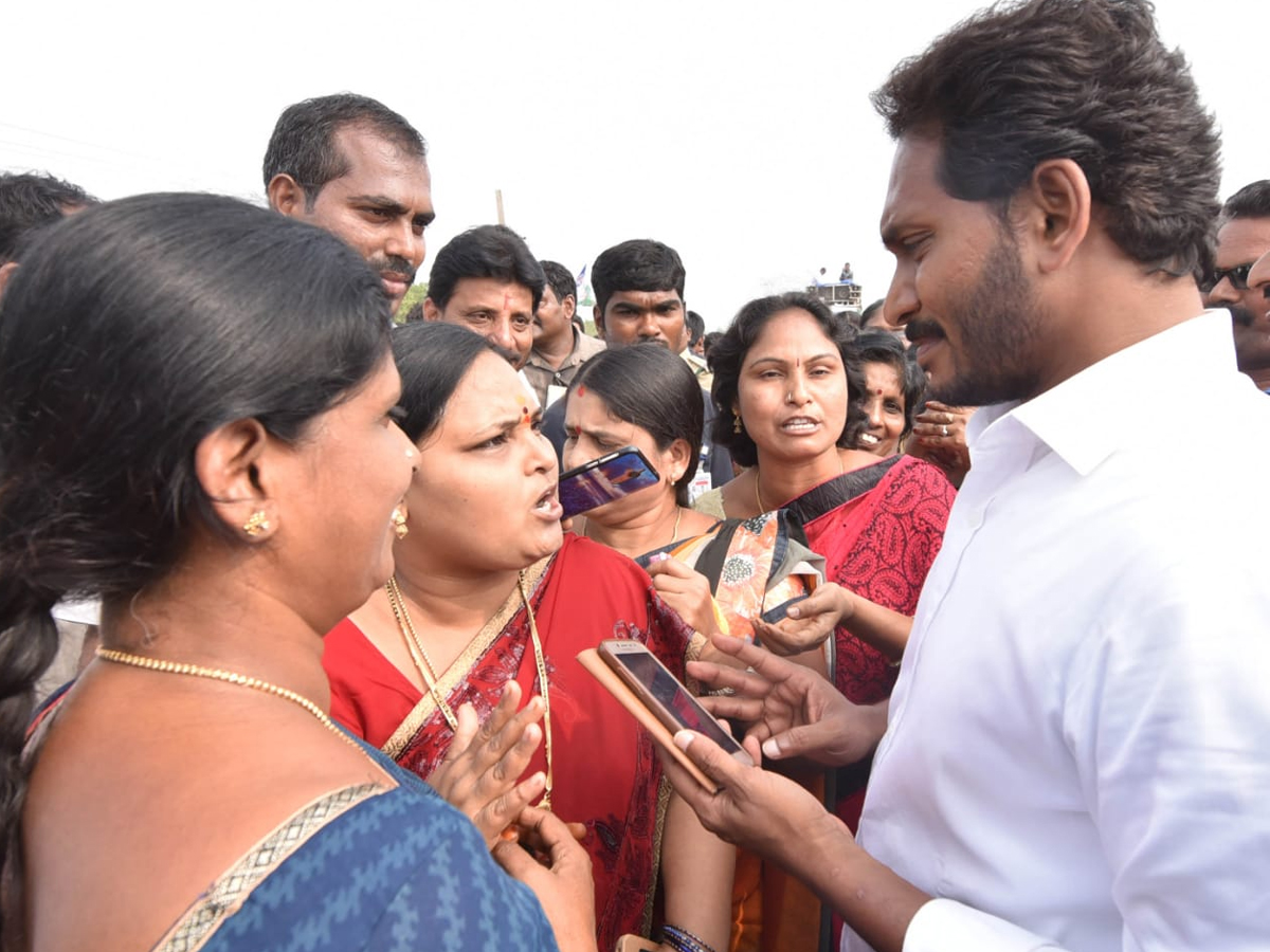 YS Jagan PrajaSankalpaYatra Day 315th Photo Gallery - Sakshi10