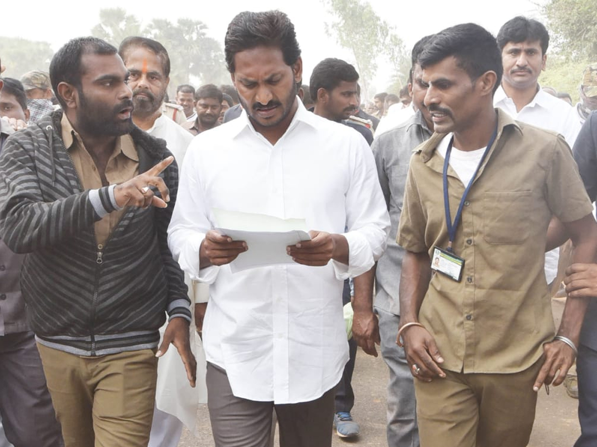 YS Jagan PrajaSankalpaYatra Day 315th Photo Gallery - Sakshi12