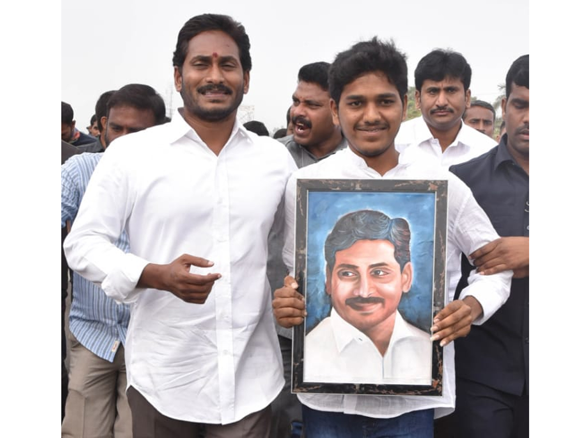 YS Jagan PrajaSankalpaYatra Day 315th Photo Gallery - Sakshi21