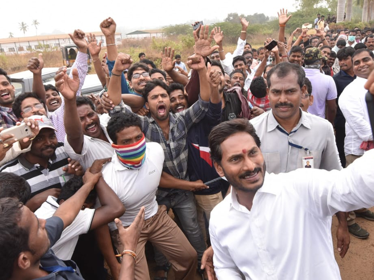 YS Jagan PrajaSankalpaYatra Day 315th Photo Gallery - Sakshi3