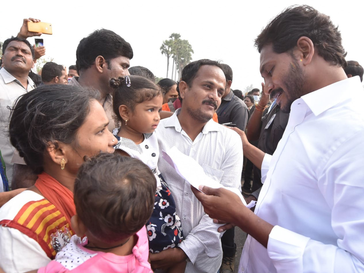 YS jagan padayatra at Srikakulam photo gallery - Sakshi1