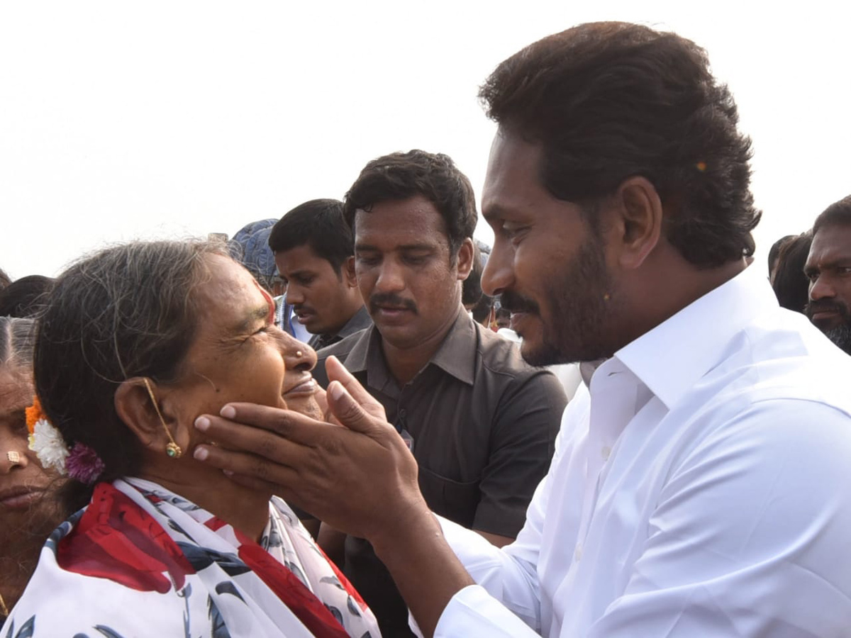 YS jagan padayatra at Srikakulam photo gallery - Sakshi15