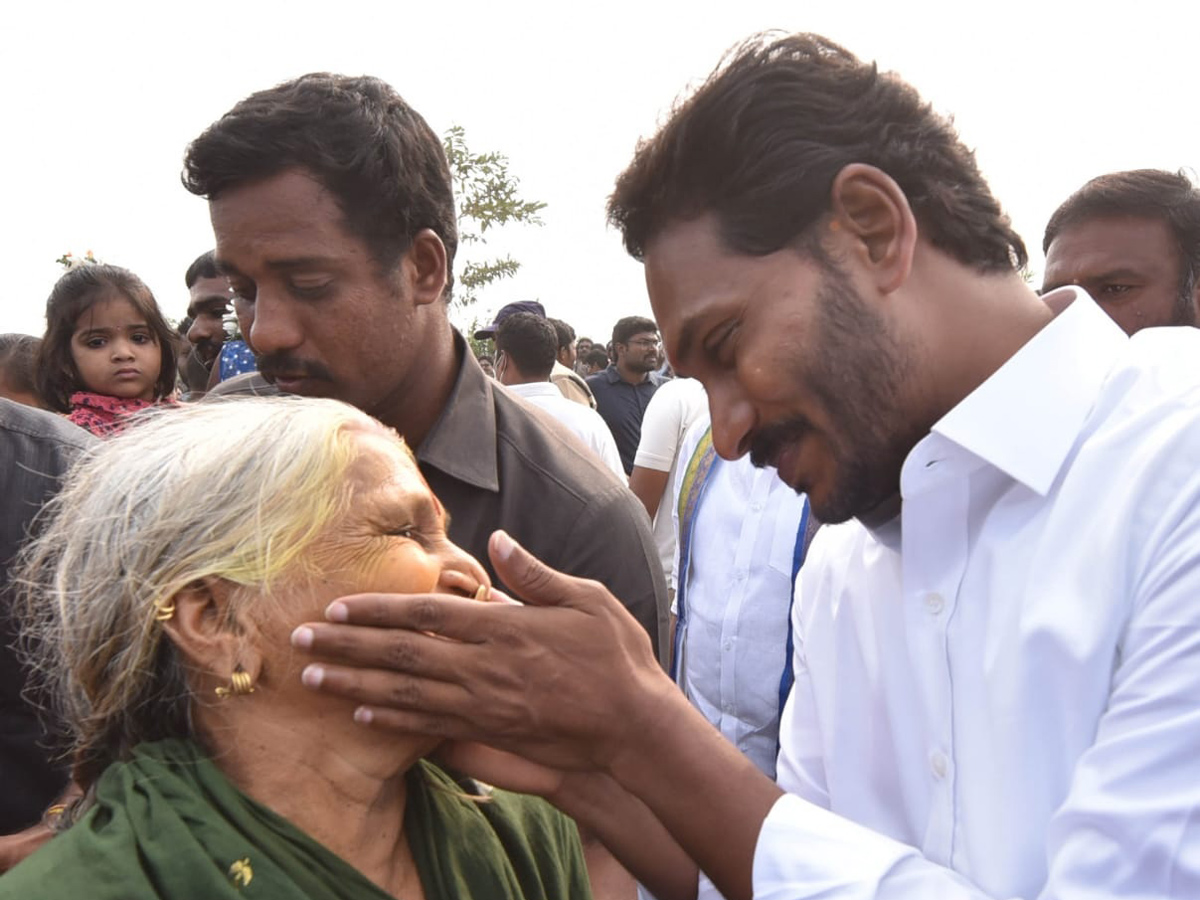 YS jagan padayatra at Srikakulam photo gallery - Sakshi16