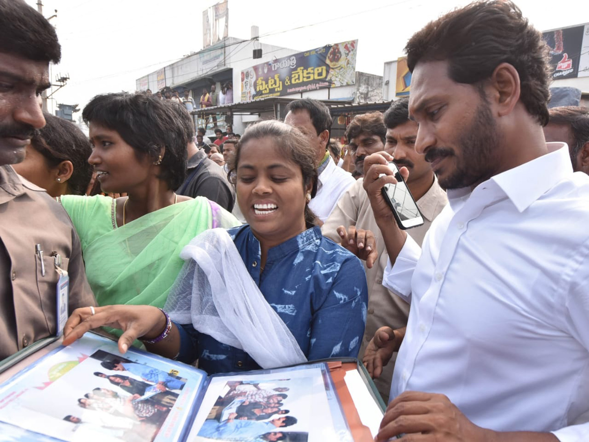 YS jagan padayatra at Srikakulam photo gallery - Sakshi2