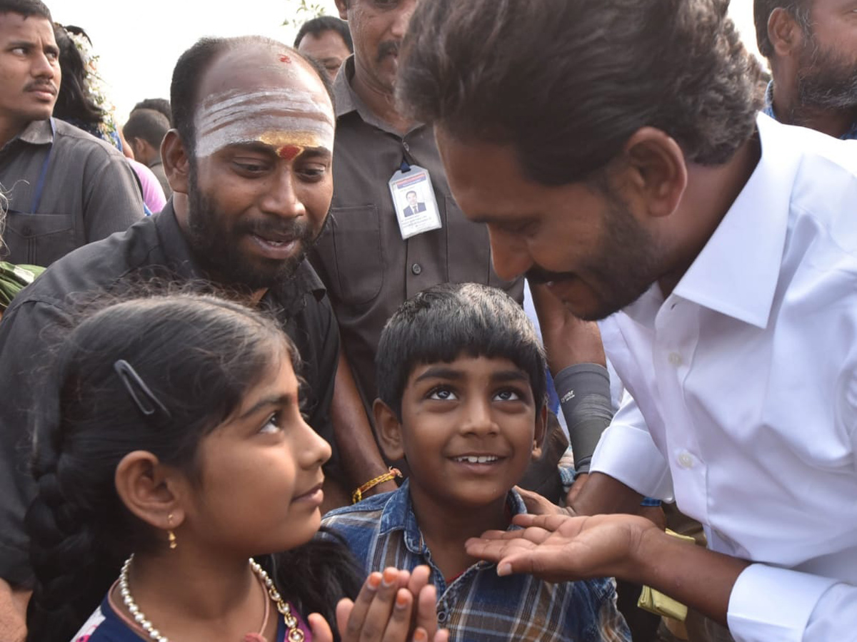 YS jagan padayatra at Srikakulam photo gallery - Sakshi24