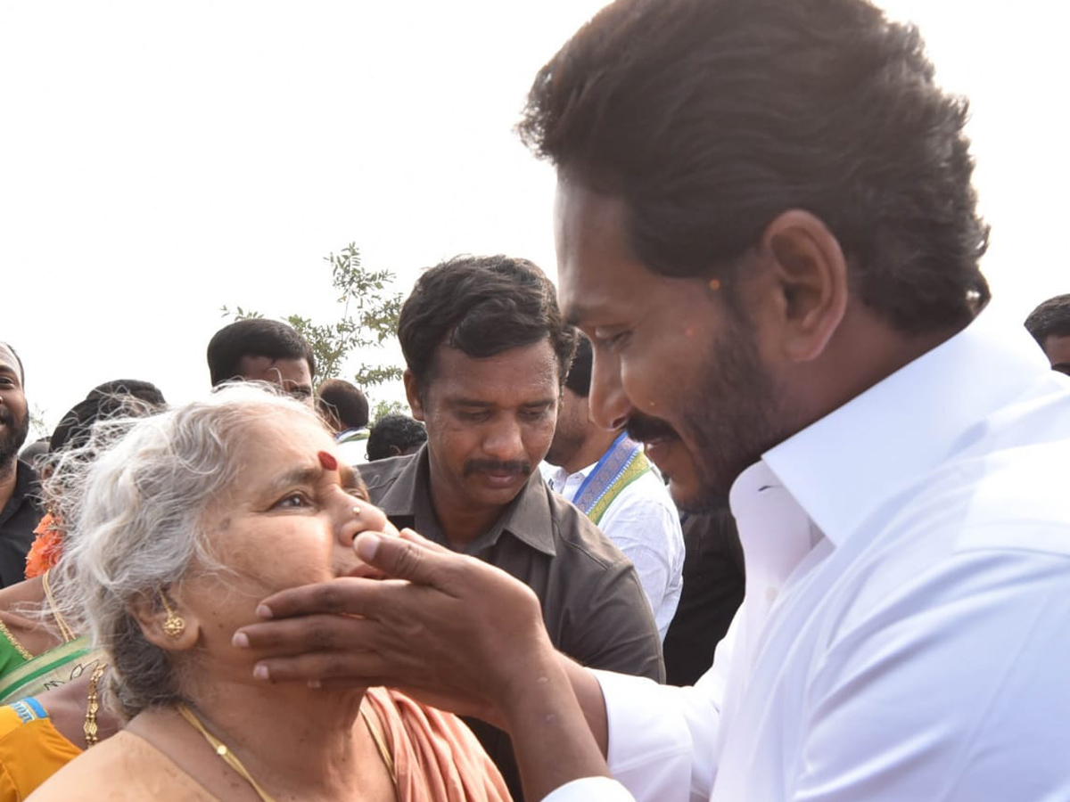 YS jagan padayatra at Srikakulam photo gallery - Sakshi25