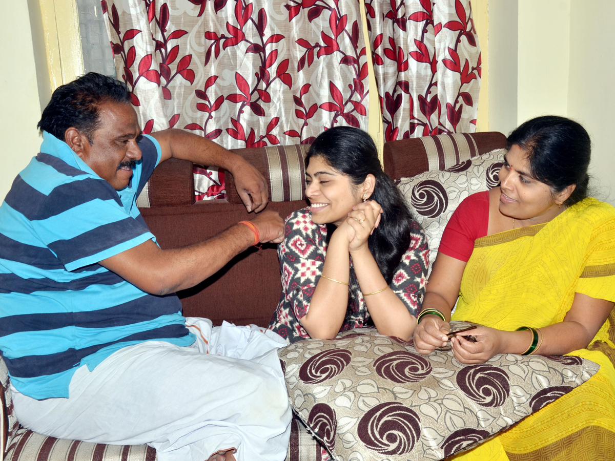 Telangana MLA Candidates With Families Photo Gallery - Sakshi14