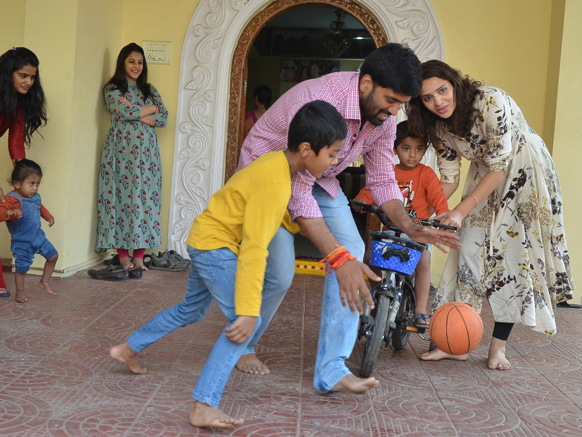 Telangana MLA Candidates With Families Photo Gallery - Sakshi3