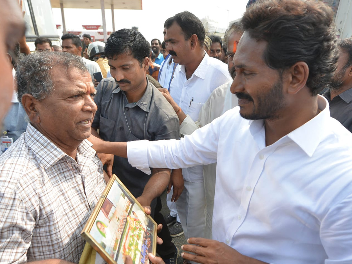 YS Jagan PrajaSankalpaYatra Day 317th Photo Gallery - Sakshi27