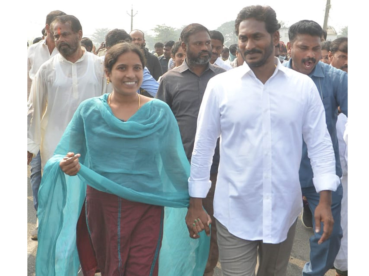 YS Jagan PrajaSankalpaYatra Day 317th Photo Gallery - Sakshi28