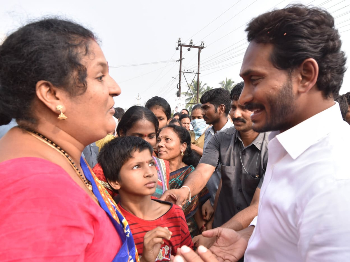 YS Jagan PrajaSankalpaYatra Day 317th Photo Gallery - Sakshi5