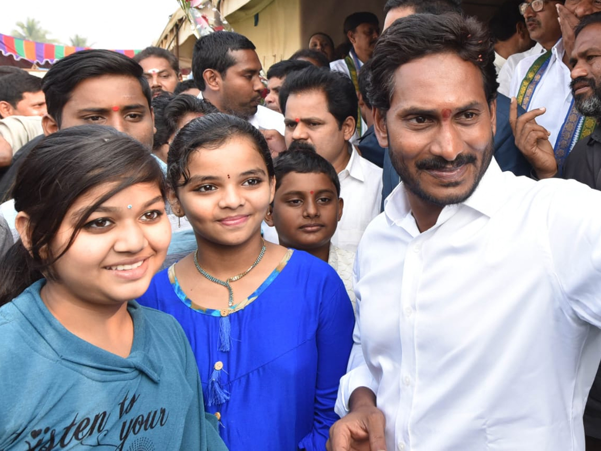 YS Jagan PrajaSankalpaYatra Day 317th Photo Gallery - Sakshi9