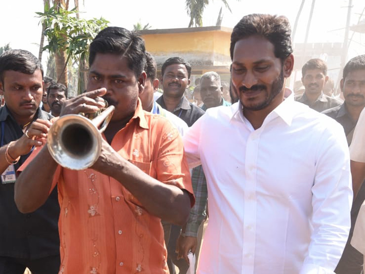 YS jagan padayatra at Sikakulam photo gallery - Sakshi25