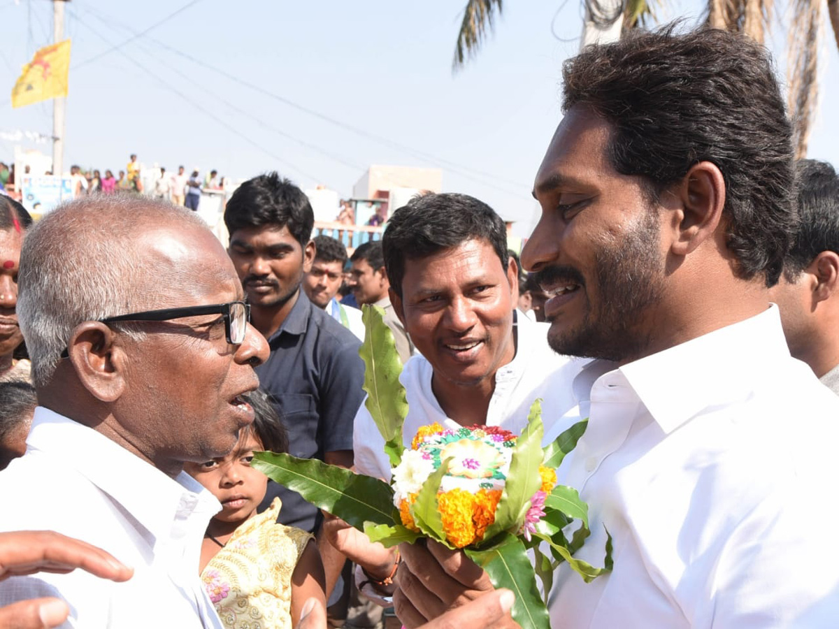 YS jagan padayatra at Sikakulam photo gallery - Sakshi28