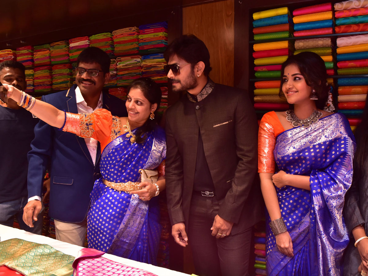 Anupama Parameswaran and Kaushal Subhamasthu Shopping Mall At Vijayawada - Sakshi7