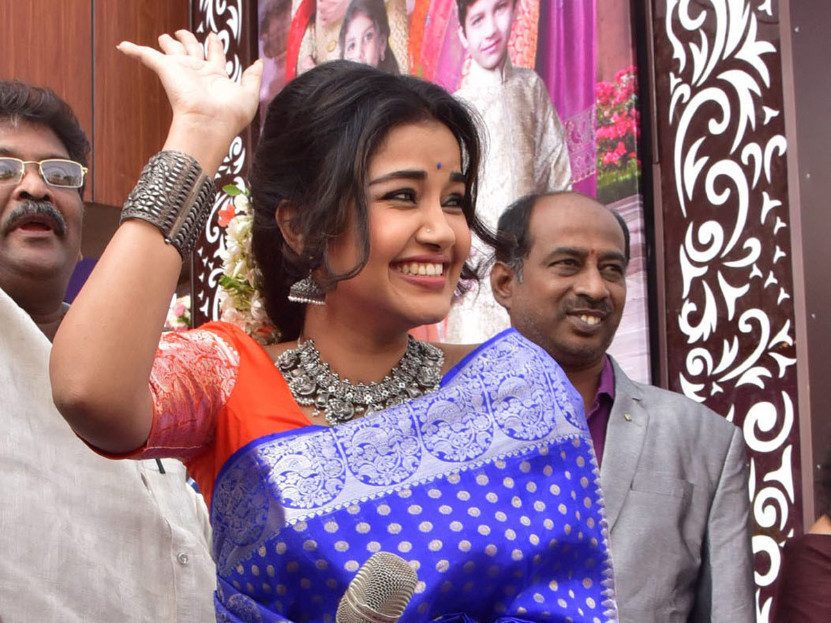 Anupama Parameswaran and Kaushal Subhamasthu Shopping Mall At Vijayawada - Sakshi9