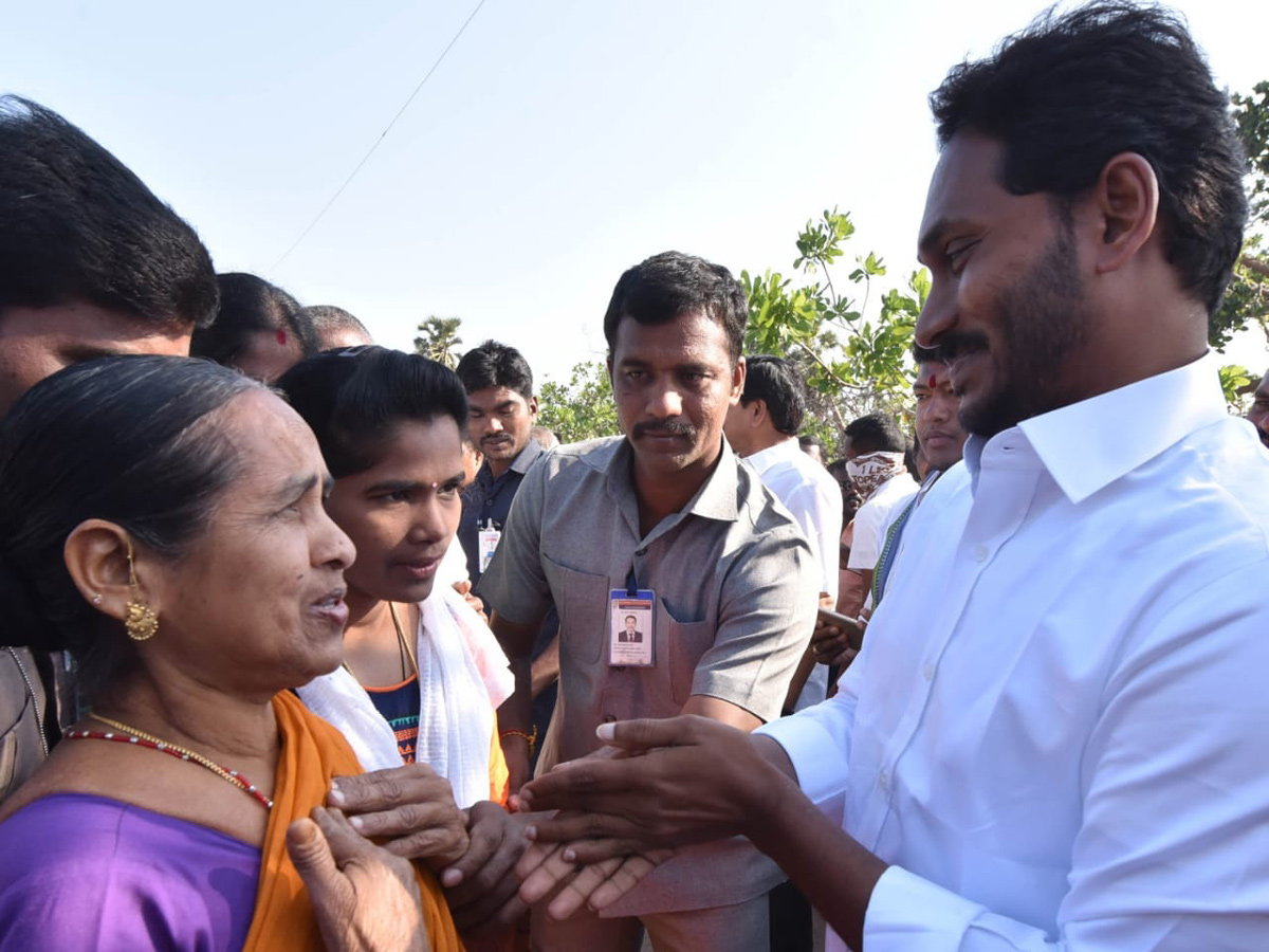 YS jagan padayatra at Sikakulam photo gallery - Sakshi13