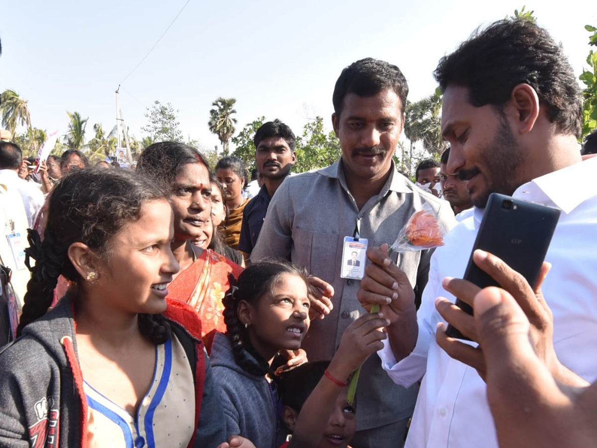 YS jagan padayatra at Sikakulam photo gallery - Sakshi14