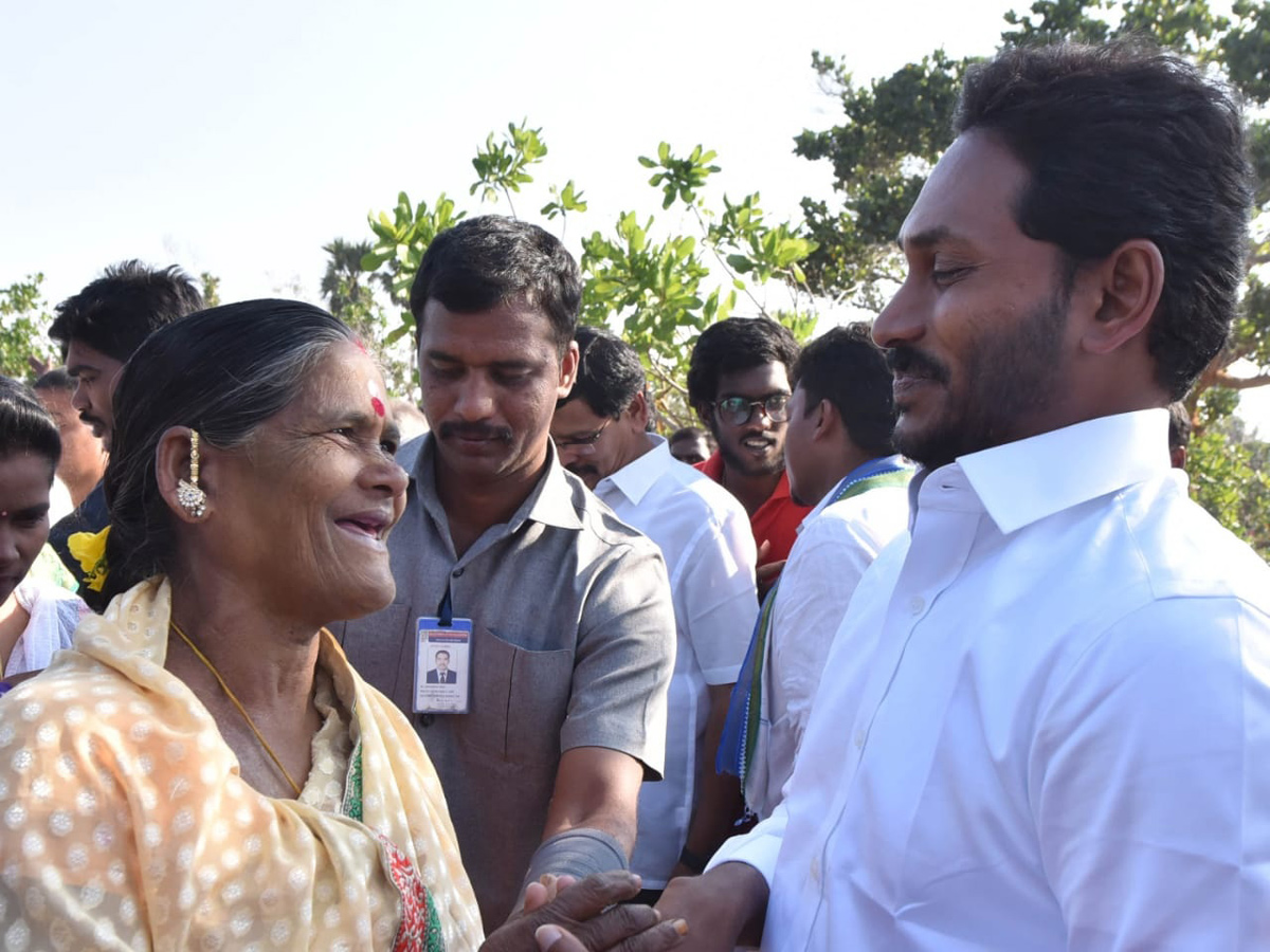 YS jagan padayatra at Sikakulam photo gallery - Sakshi19