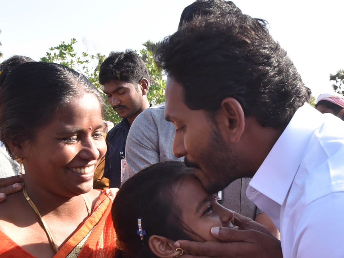 YS jagan padayatra at Sikakulam photo gallery - Sakshi23